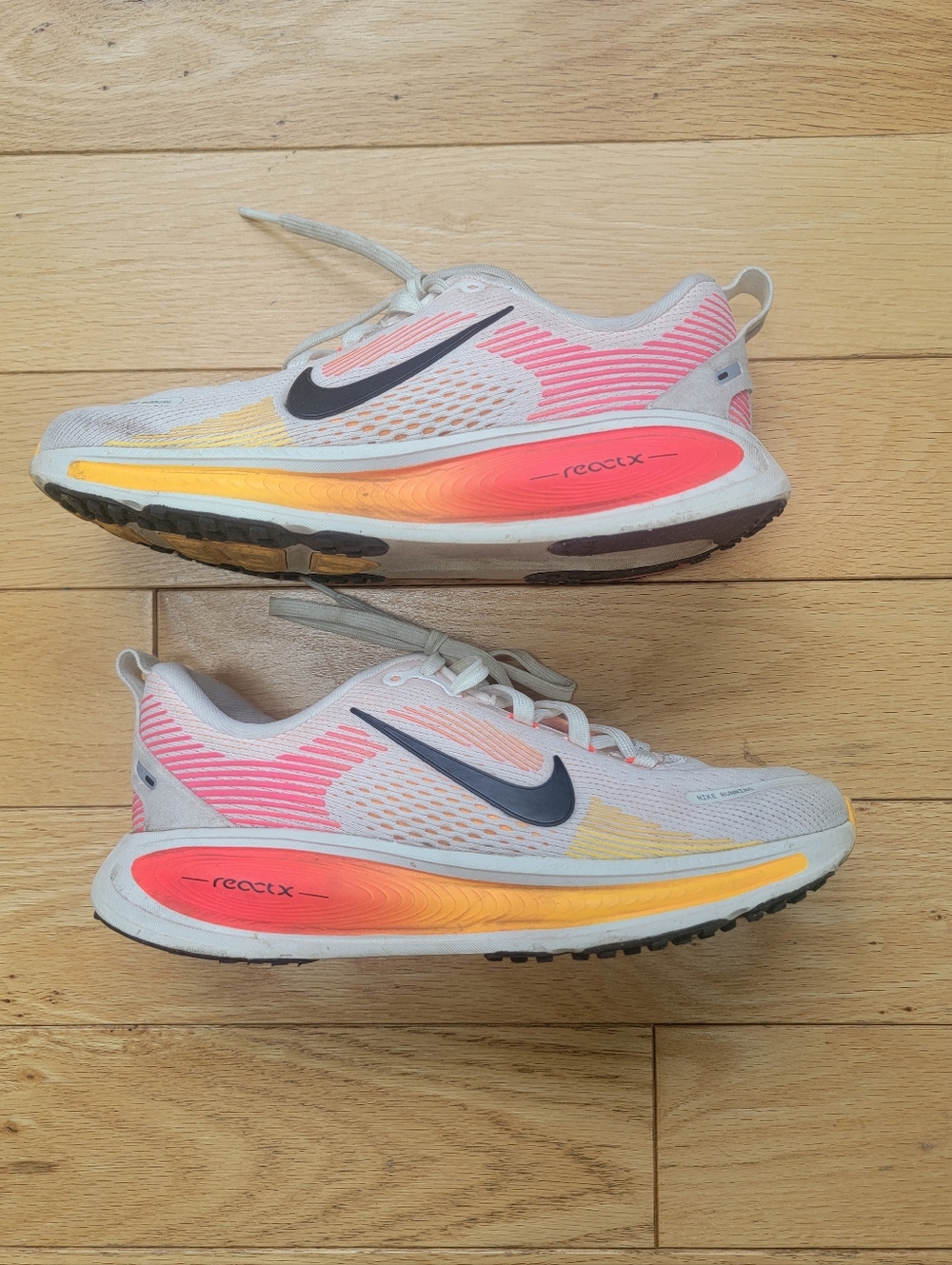 Girls' Nike Vomero Running Shoes (Size 3Y)